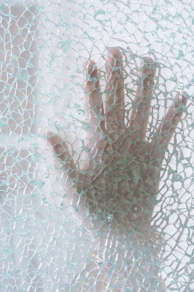 El vidrio se rompe solo