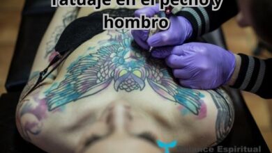 Explorando el Significado Espiritual de los Tatuajes en Pecho y Hombro